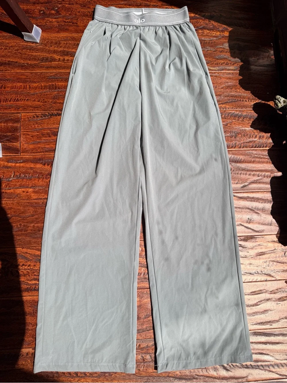 ALO Yoga Men's Light Gray Athletic pants
